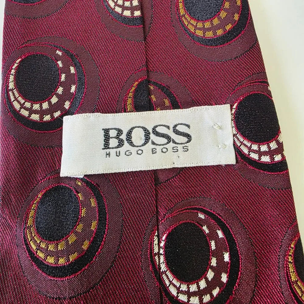 Hugo Boss Silk Tie Burgundy Geometric Circle Pattern Italy Designer Neck Tie